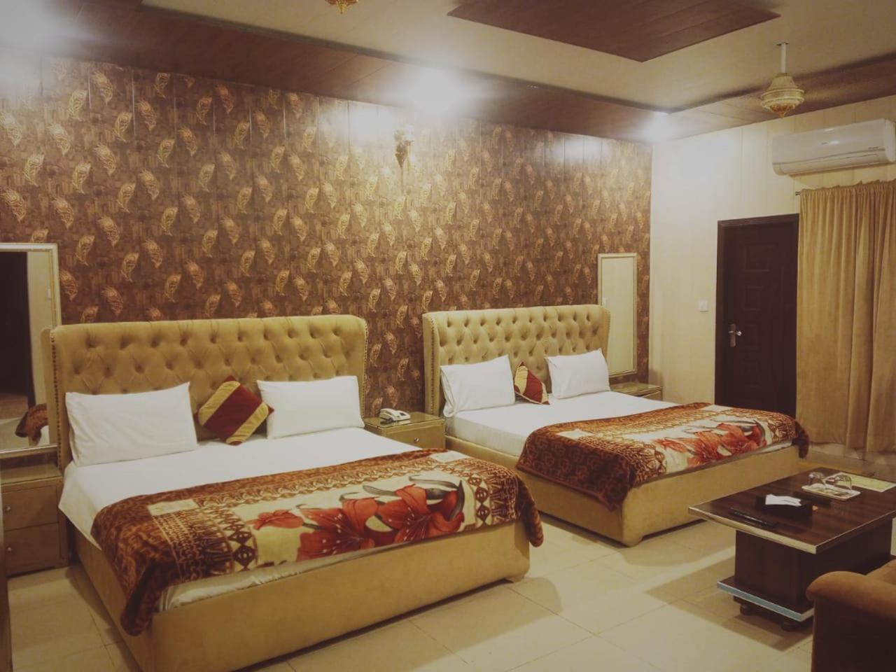 Royal Fort Executive Hotel Gulberg Lahore Extérieur photo