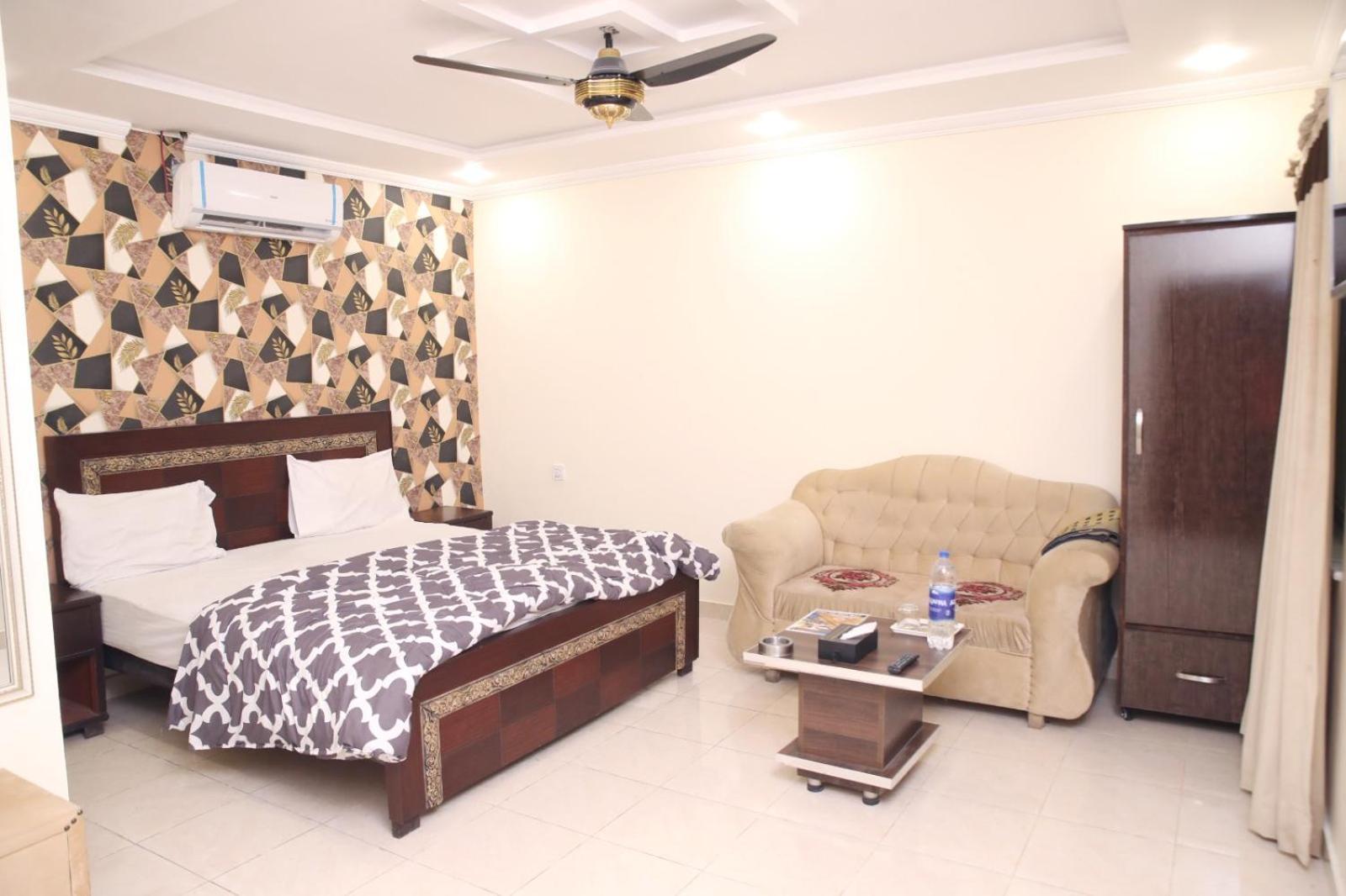 Royal Fort Executive Hotel Gulberg Lahore Extérieur photo