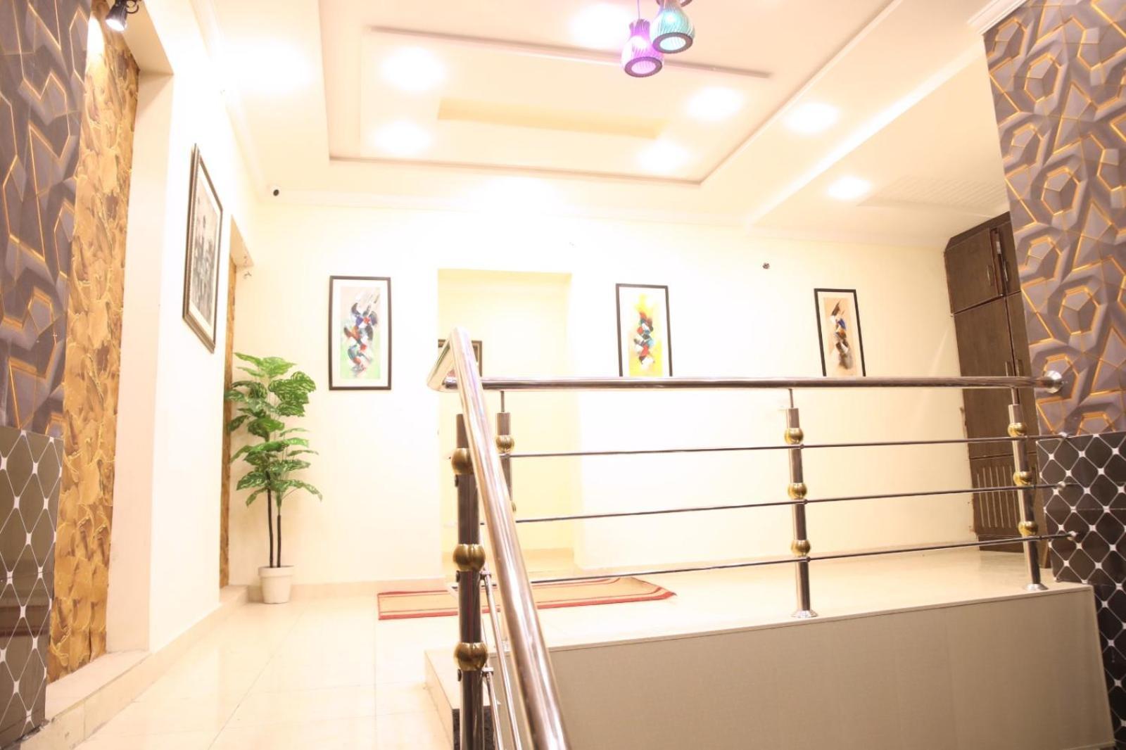 Royal Fort Executive Hotel Gulberg Lahore Extérieur photo