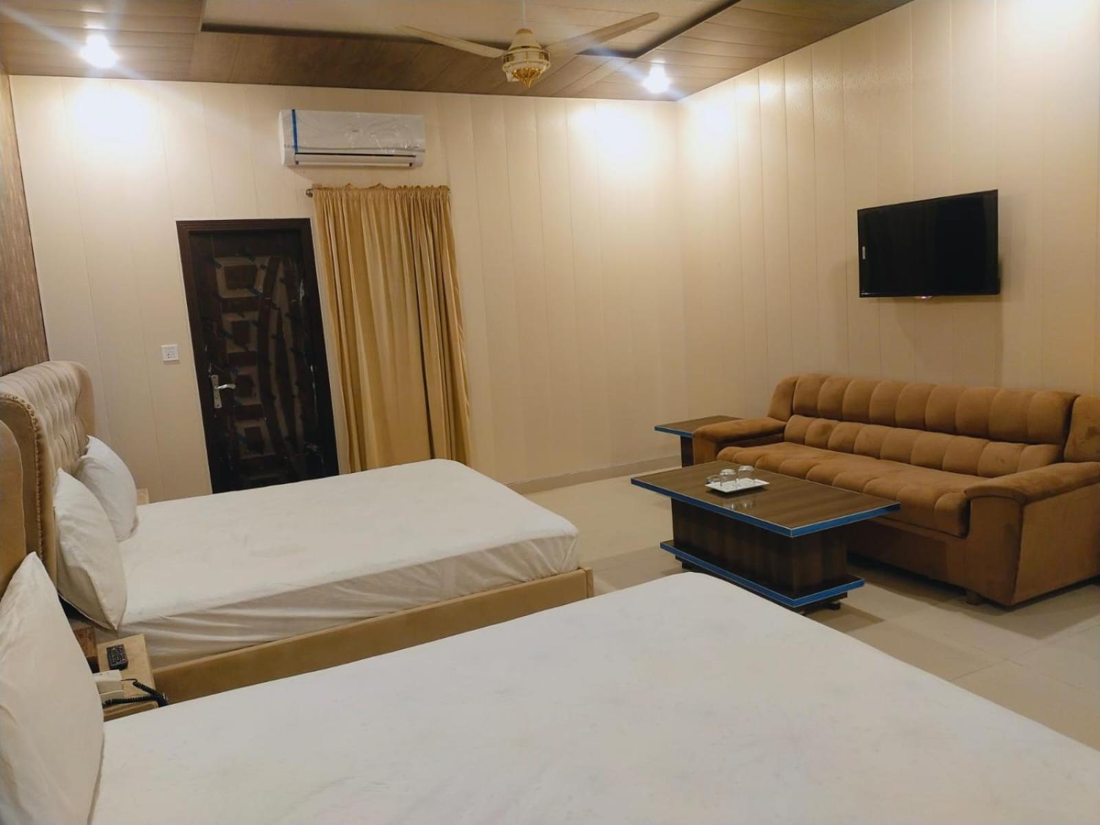 Royal Fort Executive Hotel Gulberg Lahore Chambre photo
