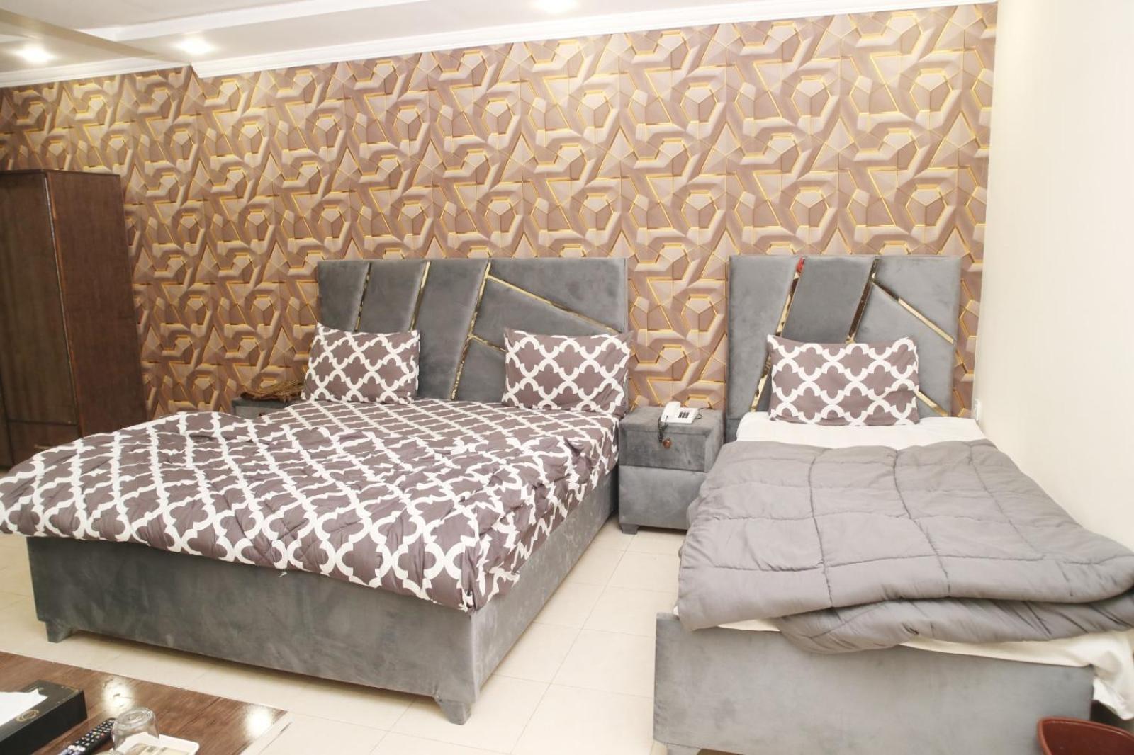 Royal Fort Executive Hotel Gulberg Lahore Extérieur photo